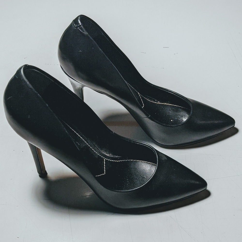Black Pointed Toe Pumps